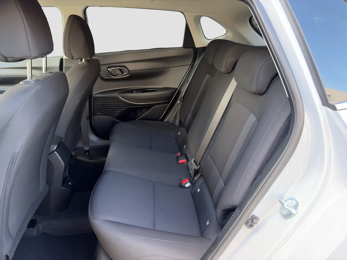 1.0 T-GDI 100pk Premium | Carplay | Climate control | Cruise control | Stoel/stuurverwarming | Camera | Parkeersensoren | DAB | Premium Audio | Lichtmetalen velgen | Navigatie