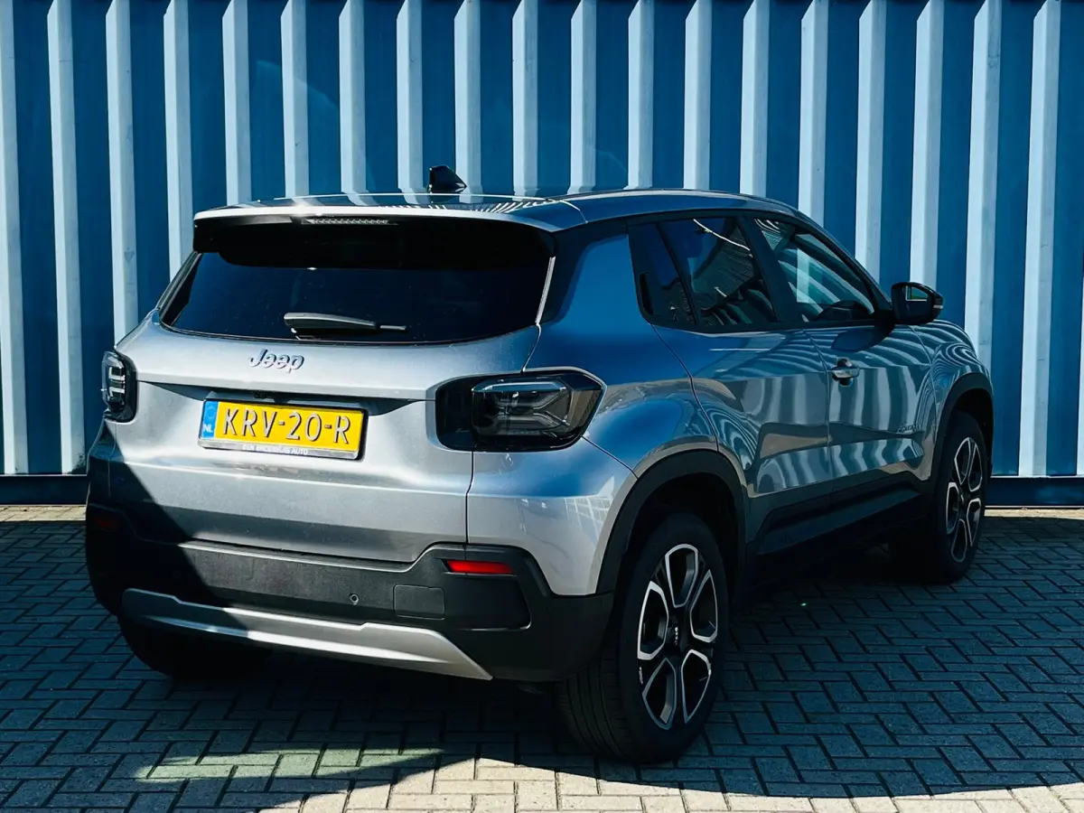 Summit 54 kWh | Achteruitrijcamera | Airco (automatisch) | Apple Carplay/Android Auto|telefoonintegratie premium