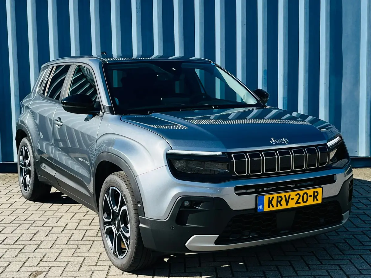 Summit 54 kWh | Achteruitrijcamera | Airco (automatisch) | Apple Carplay/Android Auto|telefoonintegratie premium