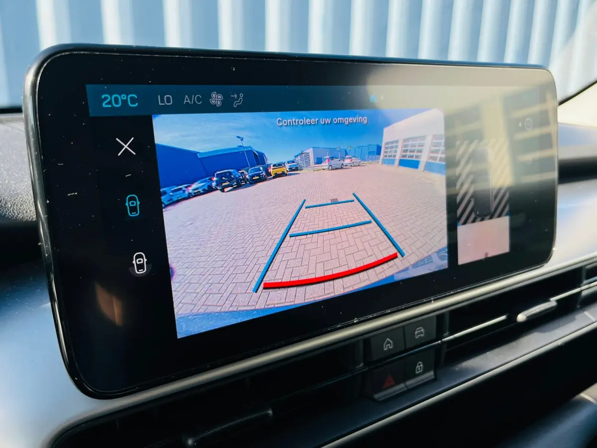 Summit 54 kWh | Achteruitrijcamera | Airco (automatisch) | Apple Carplay/Android Auto|telefoonintegratie premium