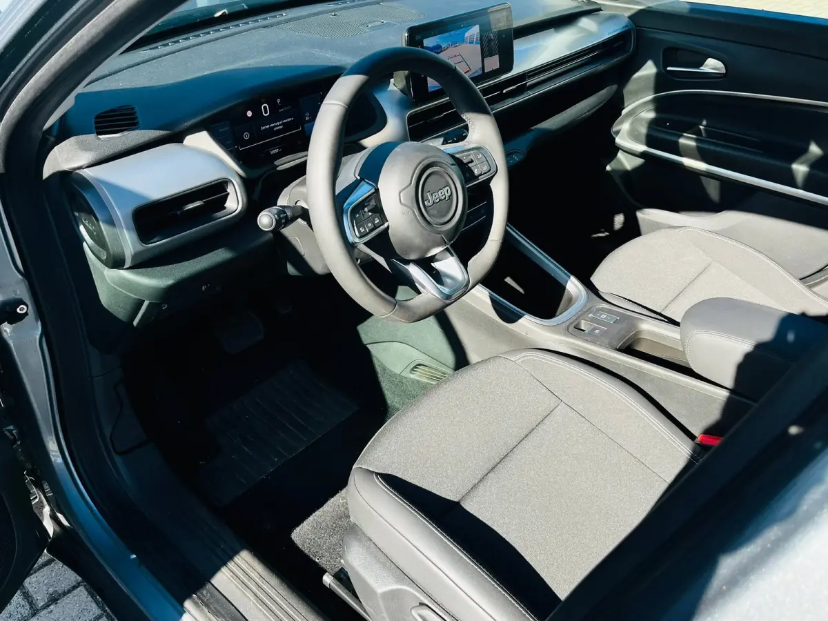 Summit 54 kWh | Achteruitrijcamera | Airco (automatisch) | Apple Carplay/Android Auto|telefoonintegratie premium