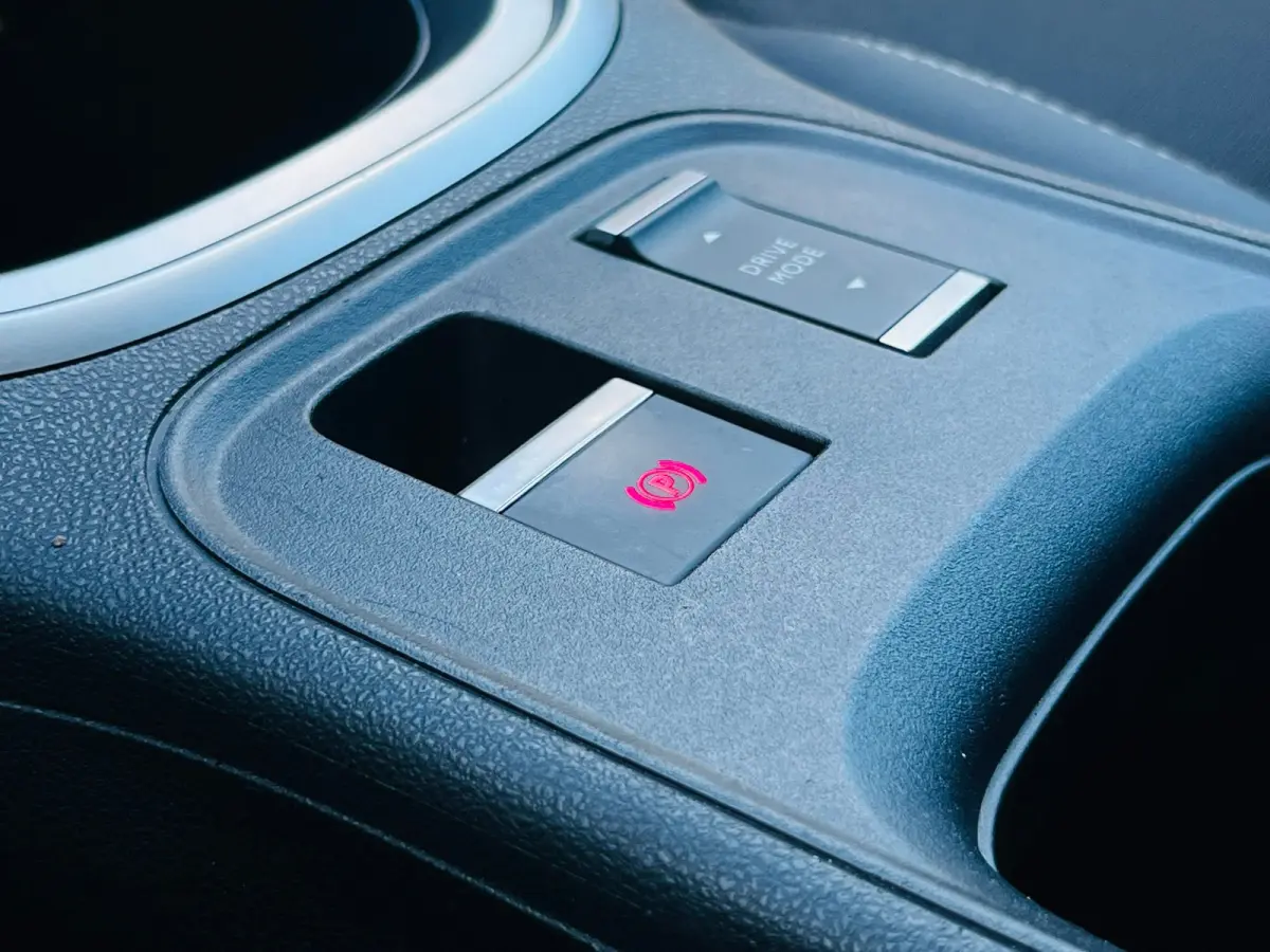 Summit 54 kWh | Achteruitrijcamera | Airco (automatisch) | Apple Carplay/Android Auto|telefoonintegratie premium