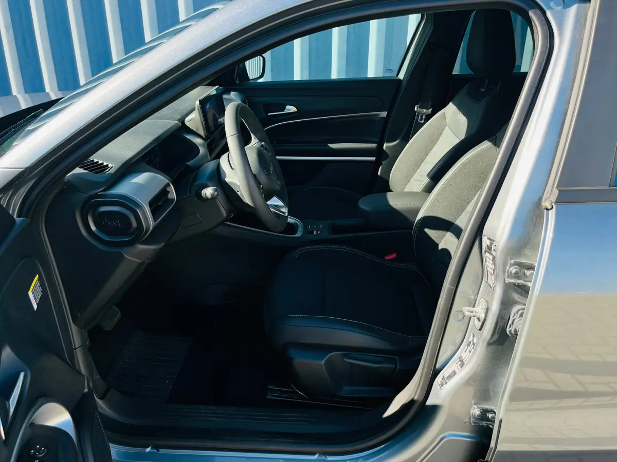 Summit 54 kWh | Achteruitrijcamera | Airco (automatisch) | Apple Carplay/Android Auto|telefoonintegratie premium