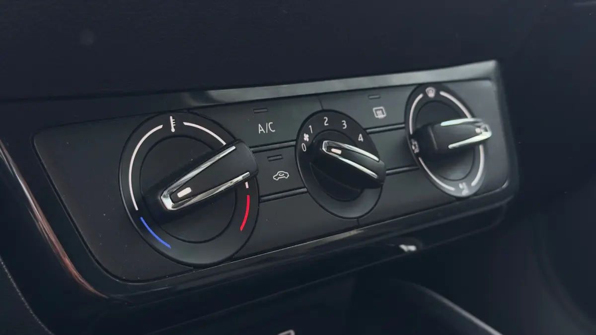 95pk 1.0 TSI Selection | Cruise Control | Airco | Carplay | 15" |