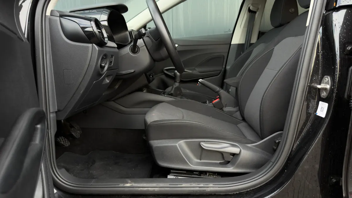 95pk 1.0 TSI Selection | Cruise Control | Airco | Carplay | 15" |