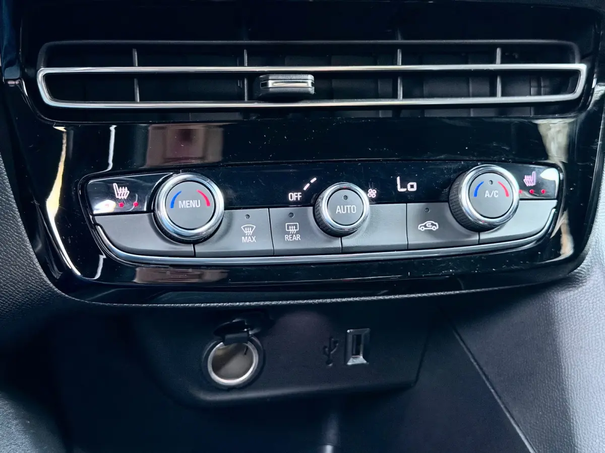 1.2 Turbo Ultimate AppleCarPlay/Camera