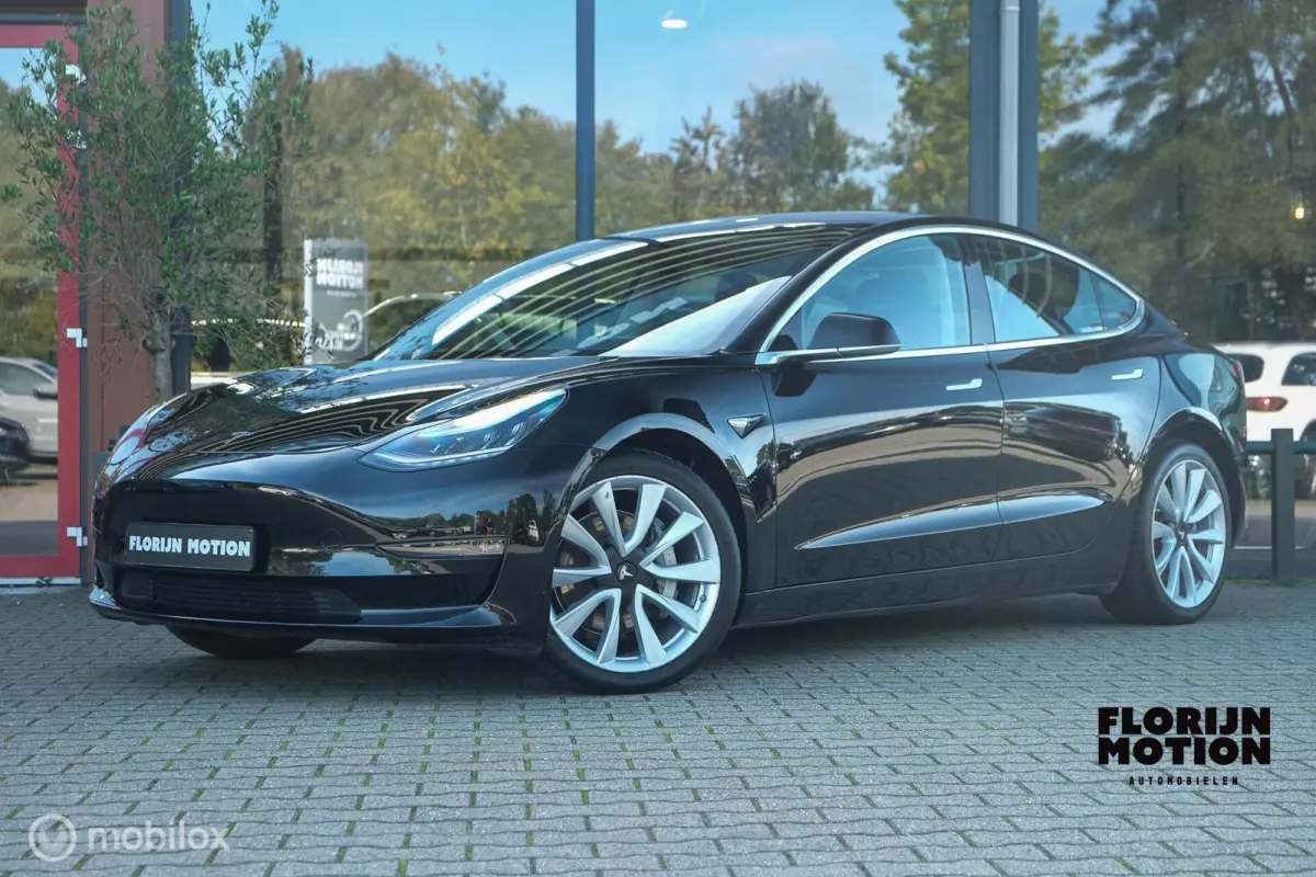 Long Range AWD 75 kWh | 92% SOH | Stoelverwarming voor en achter | Pano | ACC | 19 Inch velgen | zeer netjes | Unieke km's | FSD3