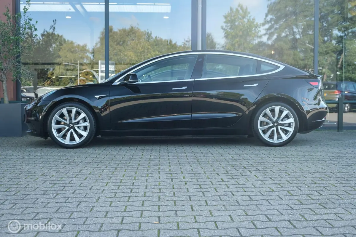 Long Range AWD 75 kWh | 92% SOH | Stoelverwarming voor en achter | Pano | ACC | 19 Inch velgen | zeer netjes | Unieke km's | FSD3