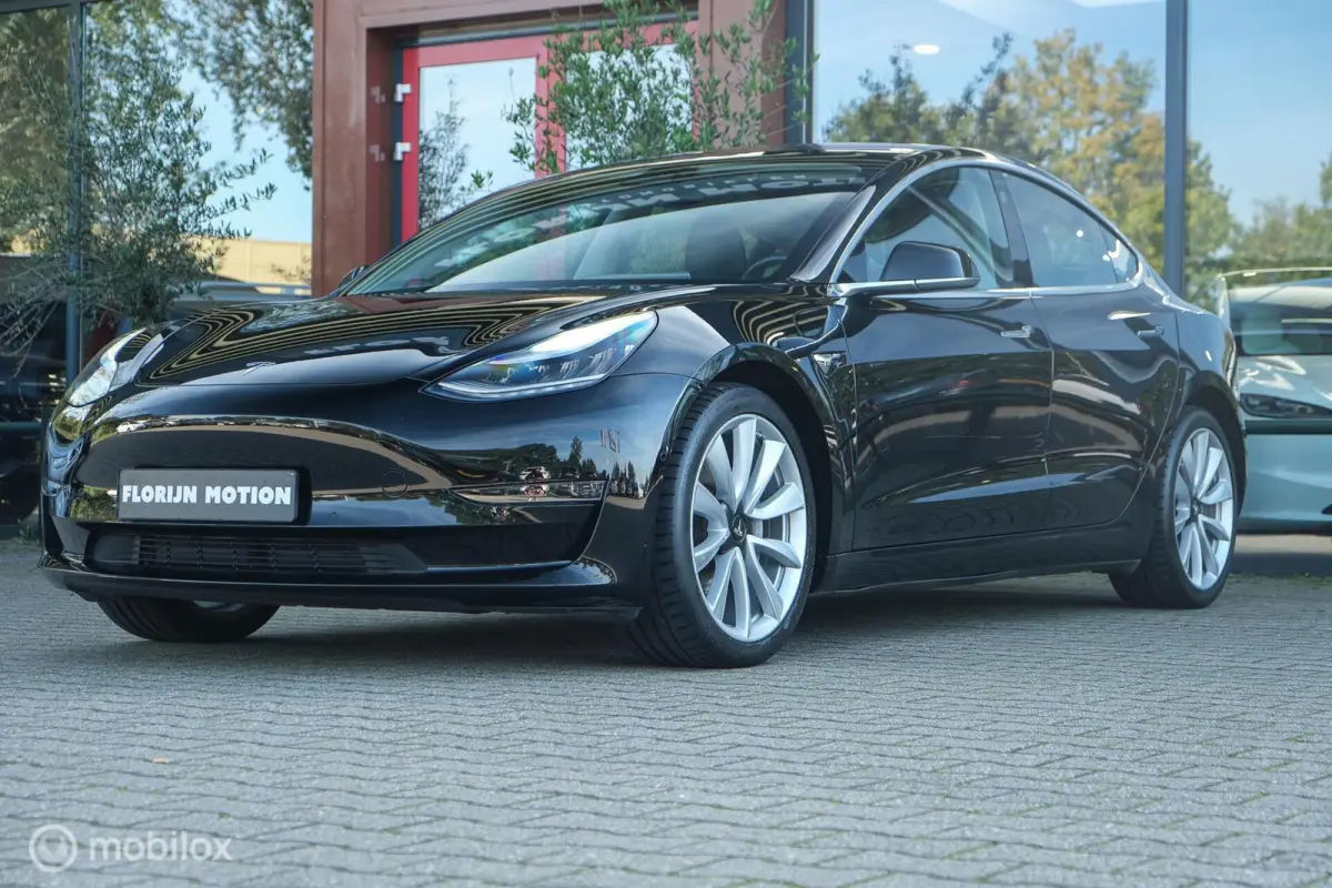 Long Range AWD 75 kWh | 92% SOH | Stoelverwarming voor en achter | Pano | ACC | 19 Inch velgen | zeer netjes | Unieke km's | FSD3
