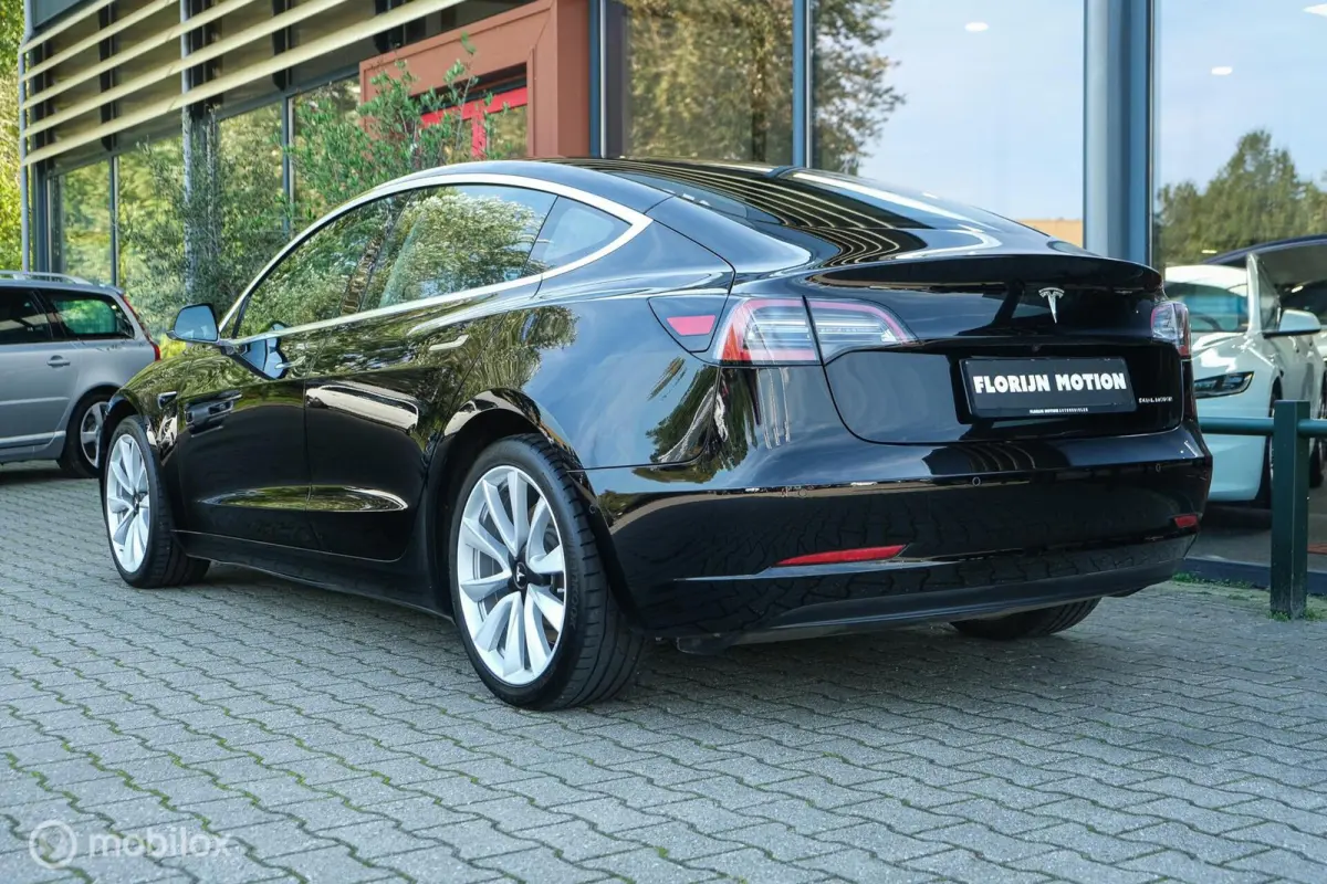 Long Range AWD 75 kWh | 92% SOH | Stoelverwarming voor en achter | Pano | ACC | 19 Inch velgen | zeer netjes | Unieke km's | FSD3