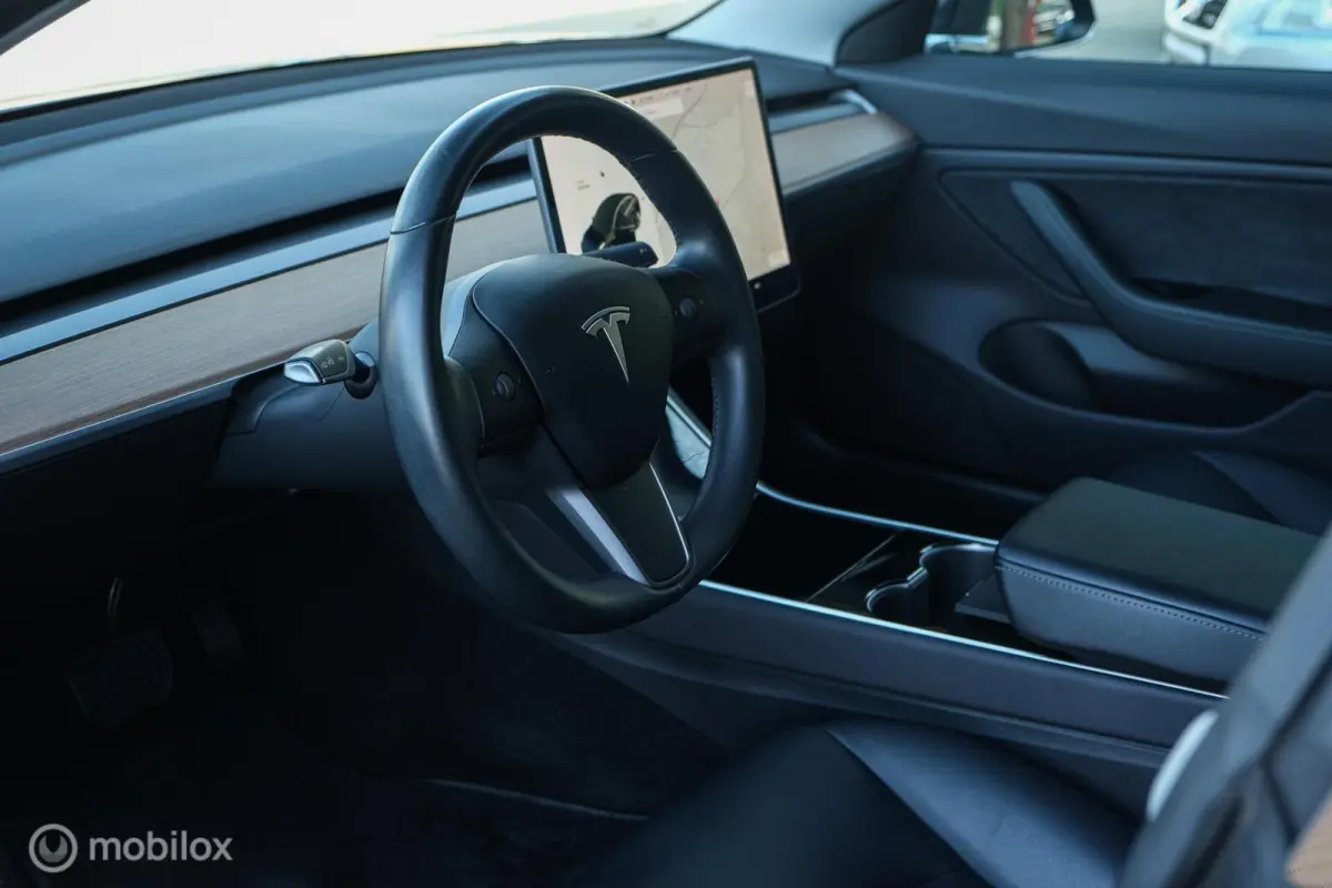 Long Range AWD 75 kWh | 92% SOH | Stoelverwarming voor en achter | Pano | ACC | 19 Inch velgen | zeer netjes | Unieke km's | FSD3