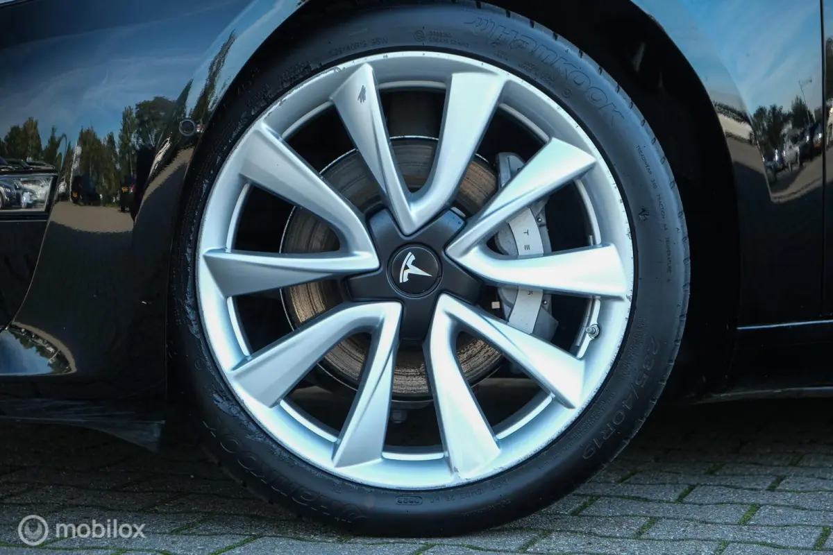 Long Range AWD 75 kWh | 92% SOH | Stoelverwarming voor en achter | Pano | ACC | 19 Inch velgen | zeer netjes | Unieke km's | FSD3