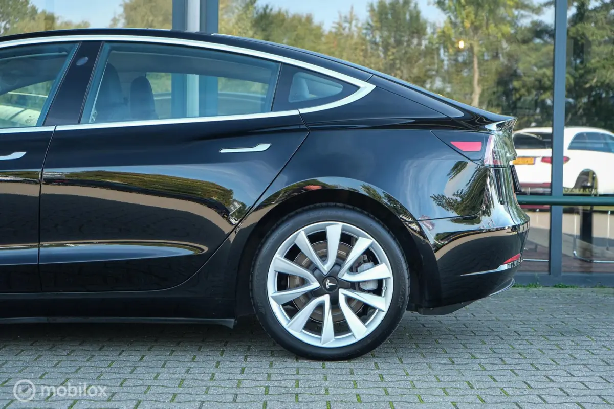 Long Range AWD 75 kWh | 92% SOH | Stoelverwarming voor en achter | Pano | ACC | 19 Inch velgen | zeer netjes | Unieke km's | FSD3