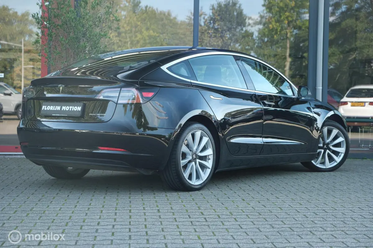 Long Range AWD 75 kWh | 92% SOH | Stoelverwarming voor en achter | Pano | ACC | 19 Inch velgen | zeer netjes | Unieke km's | FSD3