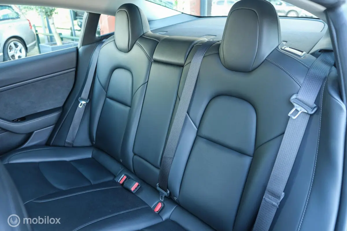 Long Range AWD 75 kWh | 92% SOH | Stoelverwarming voor en achter | Pano | ACC | 19 Inch velgen | zeer netjes | Unieke km's | FSD3