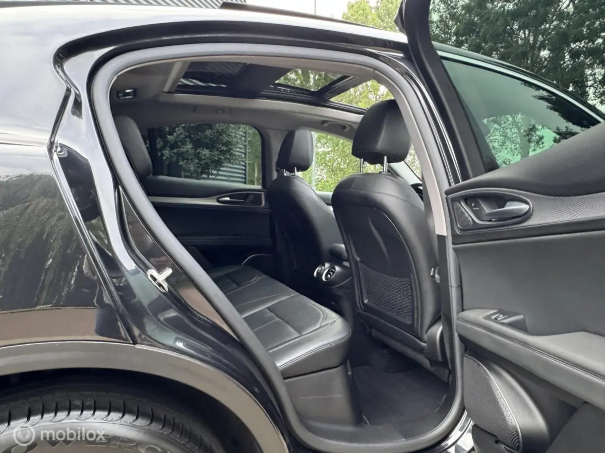 | 2.0 T AWD | PANO | 280 PK | Zwart Leer |