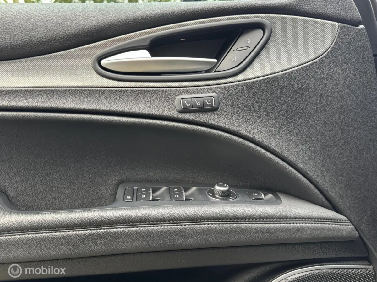 | 2.0 T AWD | PANO | 280 PK | Zwart Leer |