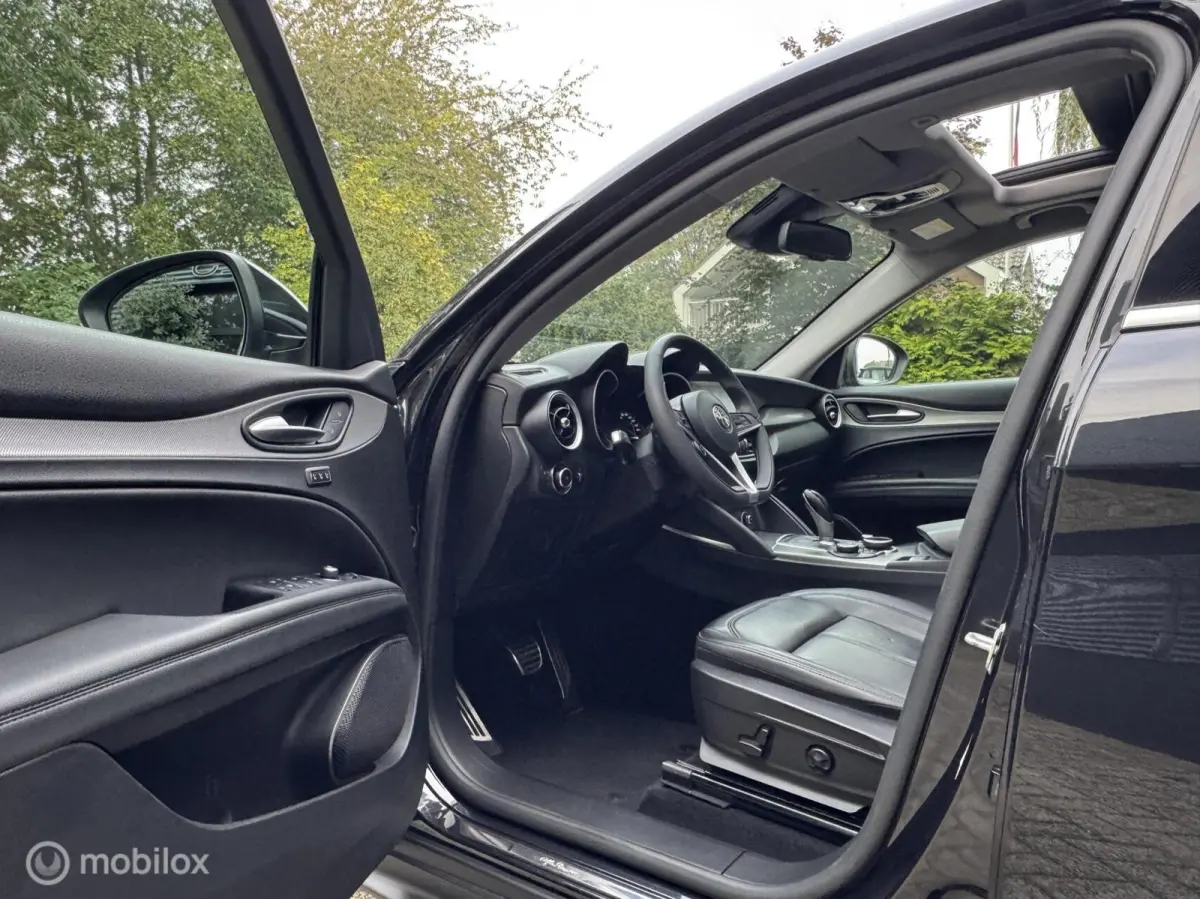 | 2.0 T AWD | PANO | 280 PK | Zwart Leer |