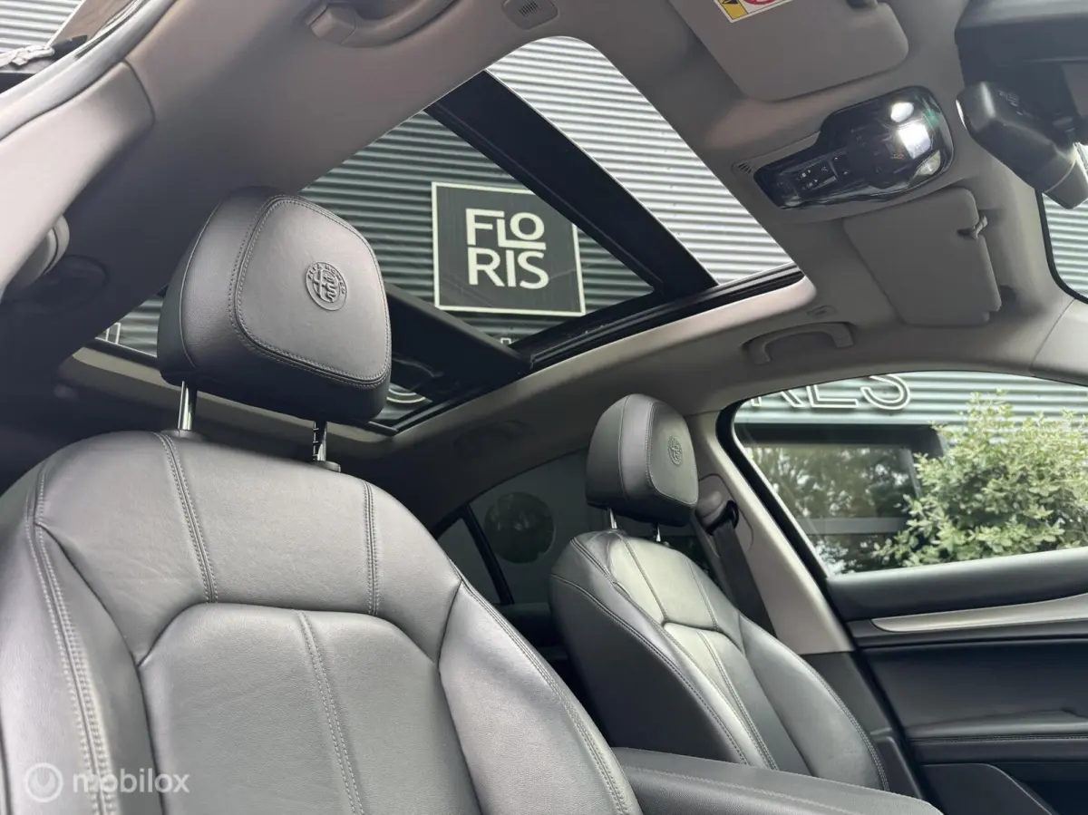 | 2.0 T AWD | PANO | 280 PK | Zwart Leer |