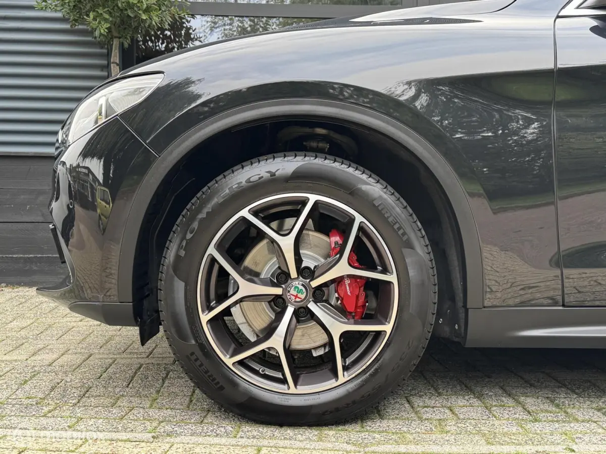 | 2.0 T AWD | PANO | 280 PK | Zwart Leer |