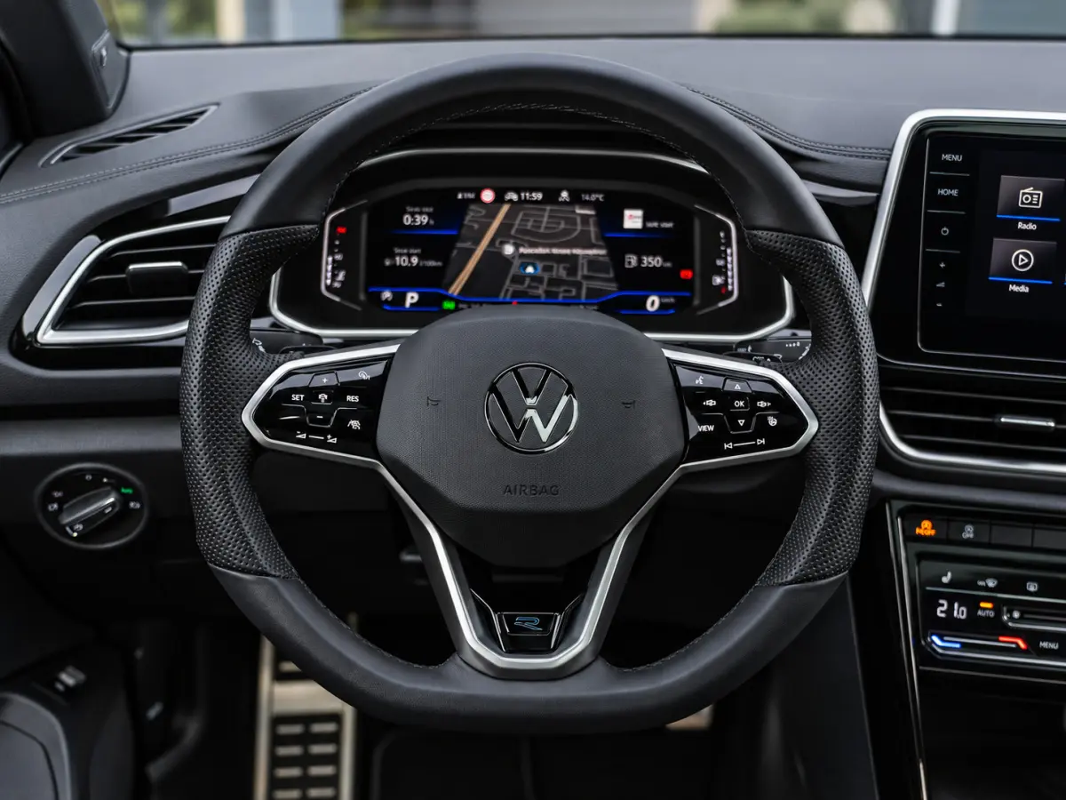 1.5 TSI R-Line|PANO|ACC|19''|MASSAGE|APP|IQ