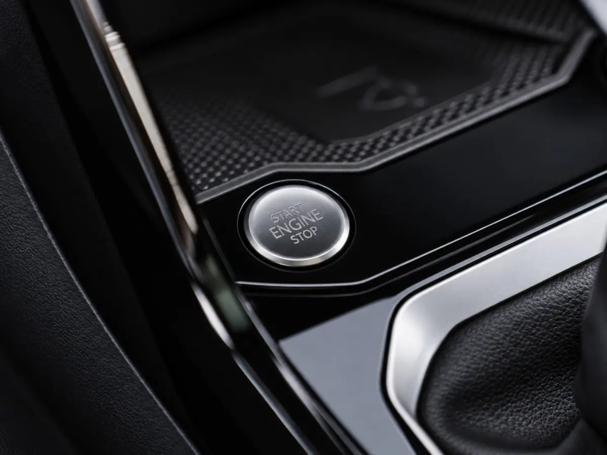 1.5 TSI R-Line|PANO|ACC|19''|MASSAGE|APP|IQ