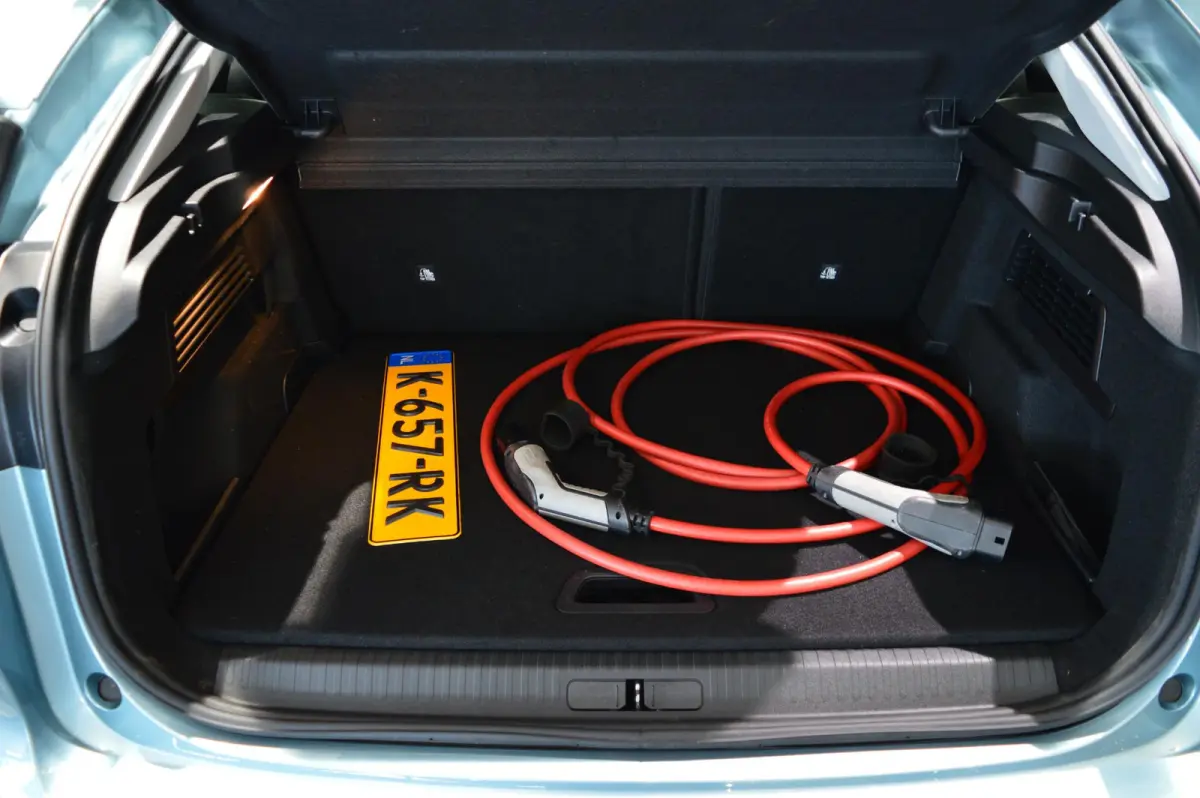 Feel Edition 50 kWh - 1e PART. EIGENAAR - LAGE KILOMETERSTAND - CARPLAY