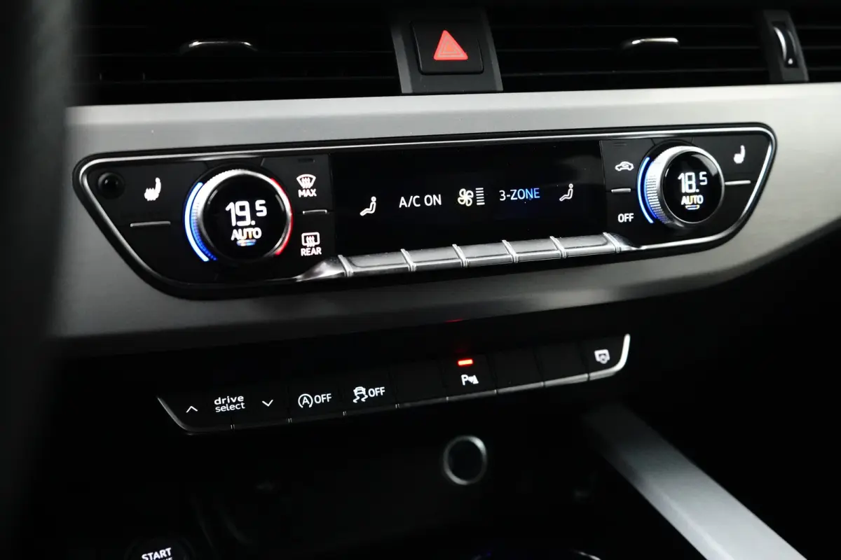 35 TFSI S edition Competition | S-Line | Camera | Stoelverwarming | Elektrische achterklep | Climate Control | Parkersensoren | 18 inch bi-tone velgen