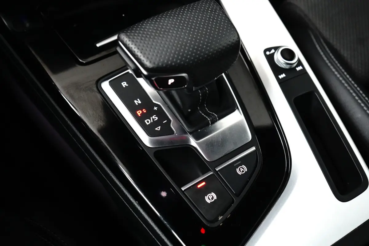 35 TFSI S edition Competition | S-Line | Camera | Stoelverwarming | Elektrische achterklep | Climate Control | Parkersensoren | 18 inch bi-tone velgen