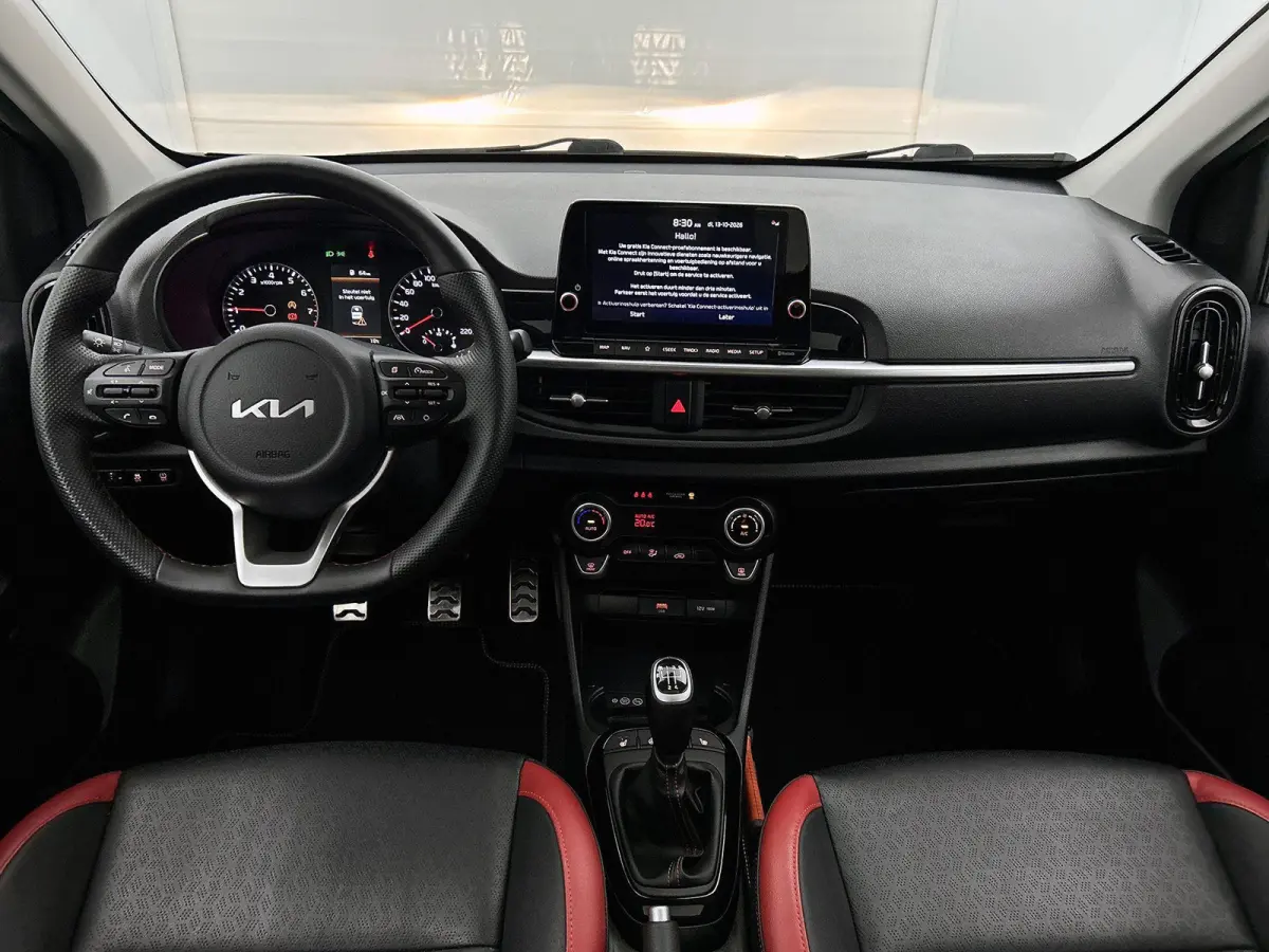 1.0 T-GDi GT-Line 5p | SCHUIF-KANTELDAK | ACHTERUITRIJCAMERA | APPLE CARPLAY - ANDROID AUTO | LEDER | STOELVERWARMING | STUURWIELVERWARMING | CLIMATE CONTROL | CRUISE CONTROL | LICHTMETALEN 