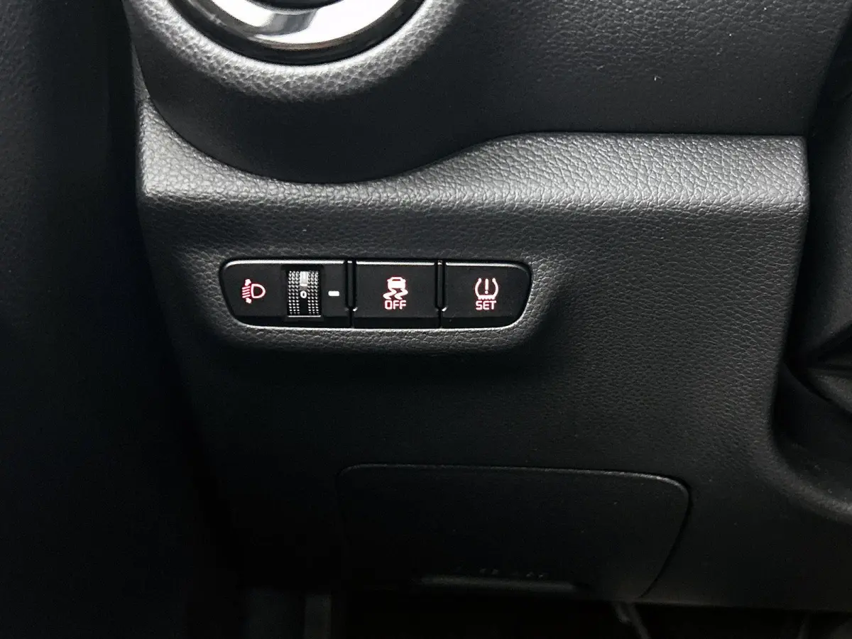 1.0 T-GDi GT-Line 5p | SCHUIF-KANTELDAK | ACHTERUITRIJCAMERA | APPLE CARPLAY - ANDROID AUTO | LEDER | STOELVERWARMING | STUURWIELVERWARMING | CLIMATE CONTROL | CRUISE CONTROL | LICHTMETALEN 