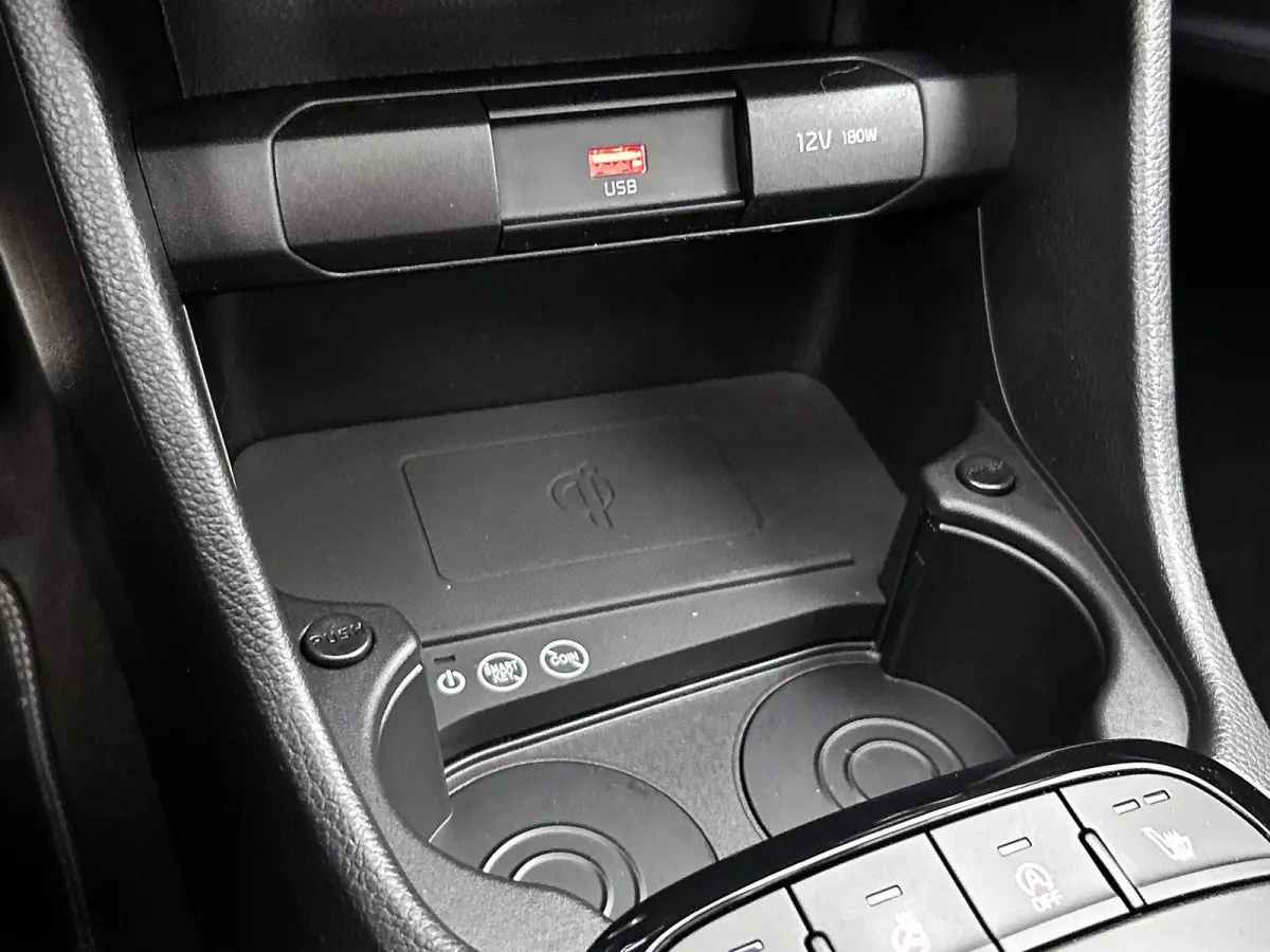 1.0 T-GDi GT-Line 5p | SCHUIF-KANTELDAK | ACHTERUITRIJCAMERA | APPLE CARPLAY - ANDROID AUTO | LEDER | STOELVERWARMING | STUURWIELVERWARMING | CLIMATE CONTROL | CRUISE CONTROL | LICHTMETALEN 