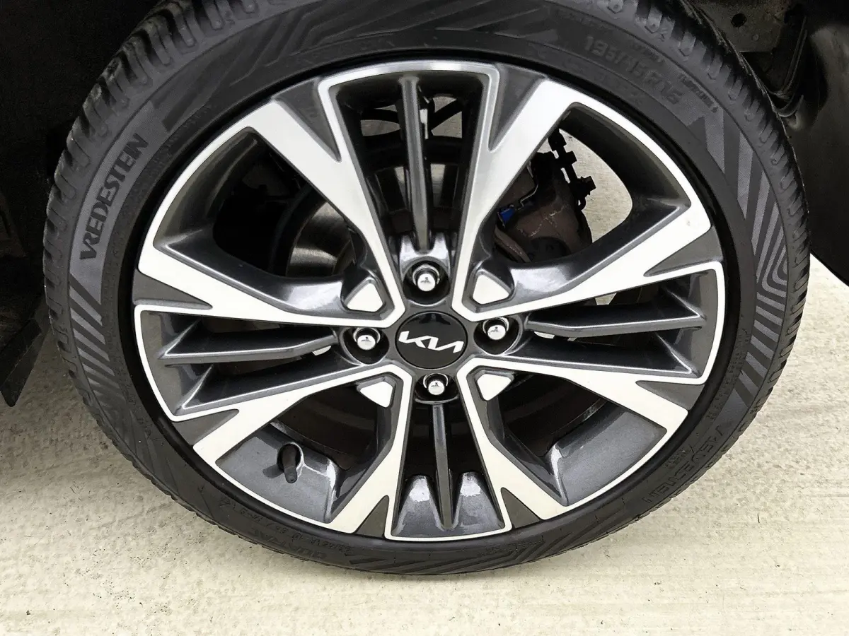 1.0 T-GDi GT-Line 5p | SCHUIF-KANTELDAK | ACHTERUITRIJCAMERA | APPLE CARPLAY - ANDROID AUTO | LEDER | STOELVERWARMING | STUURWIELVERWARMING | CLIMATE CONTROL | CRUISE CONTROL | LICHTMETALEN 
