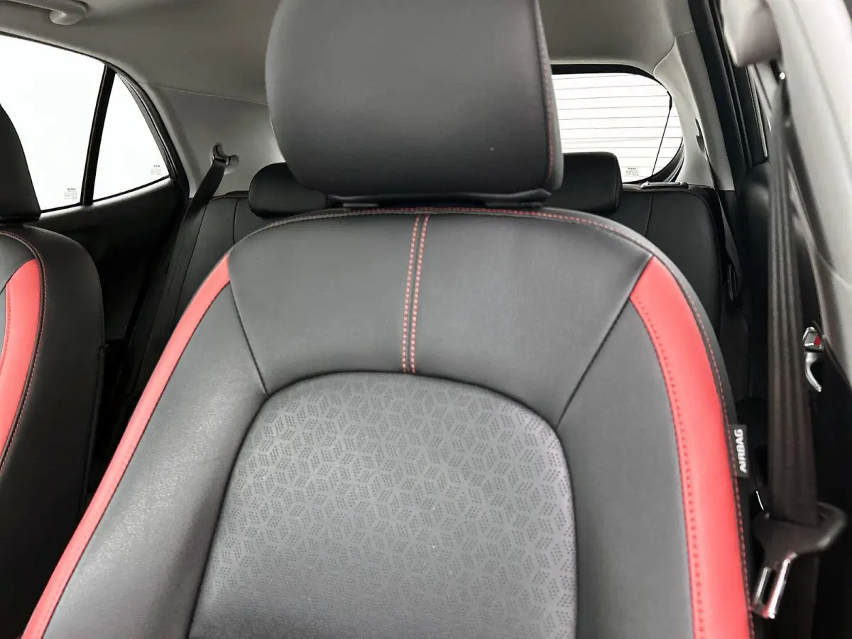 1.0 T-GDi GT-Line 5p | SCHUIF-KANTELDAK | ACHTERUITRIJCAMERA | APPLE CARPLAY - ANDROID AUTO | LEDER | STOELVERWARMING | STUURWIELVERWARMING | CLIMATE CONTROL | CRUISE CONTROL | LICHTMETALEN 