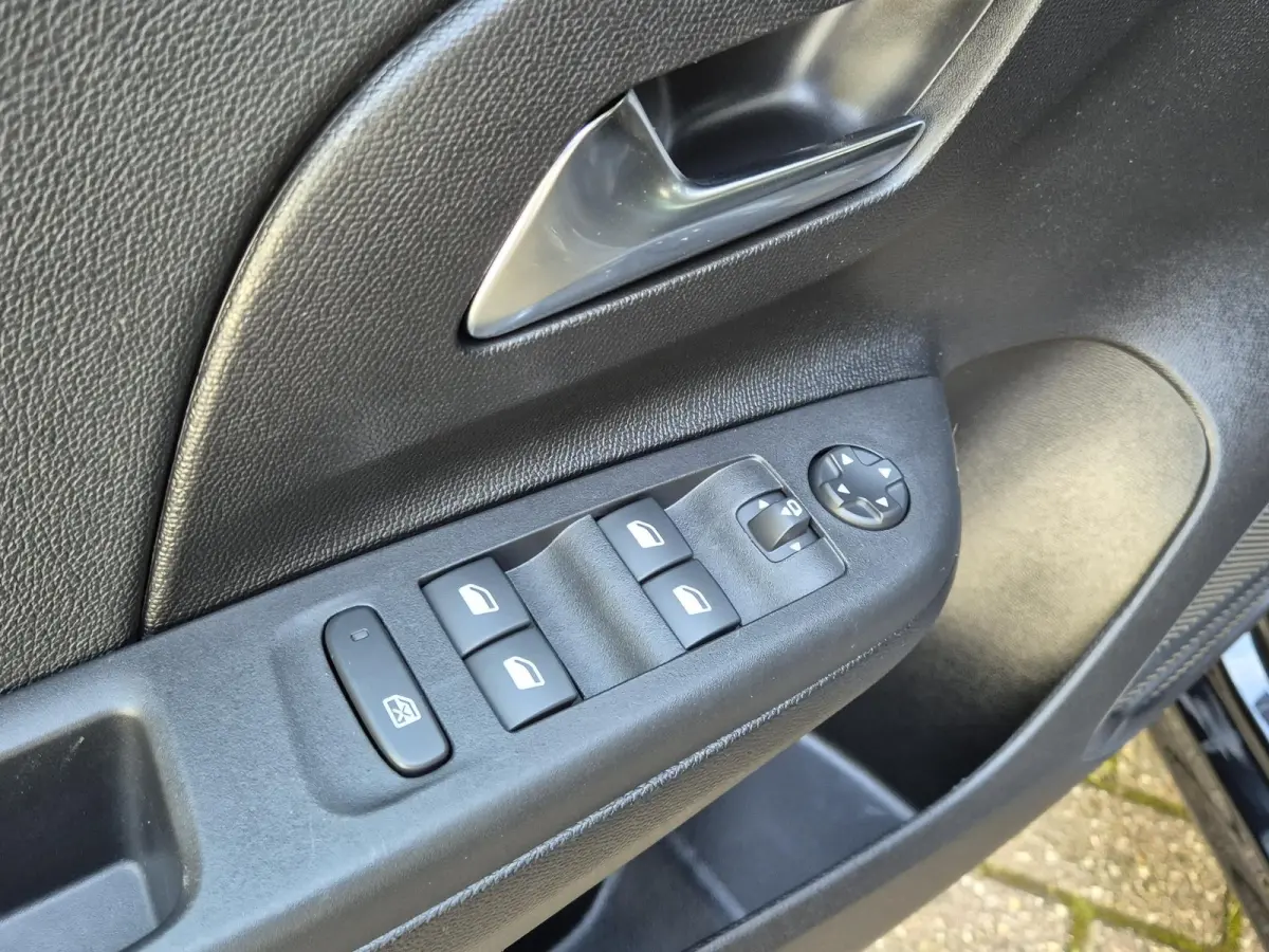 Electric GS 51 Kwh Long Range | Navigatie via Apple Carplay / Android | Climate Control | Parkeersensoren + Camera | Cruise Control | Licht metalen velgen