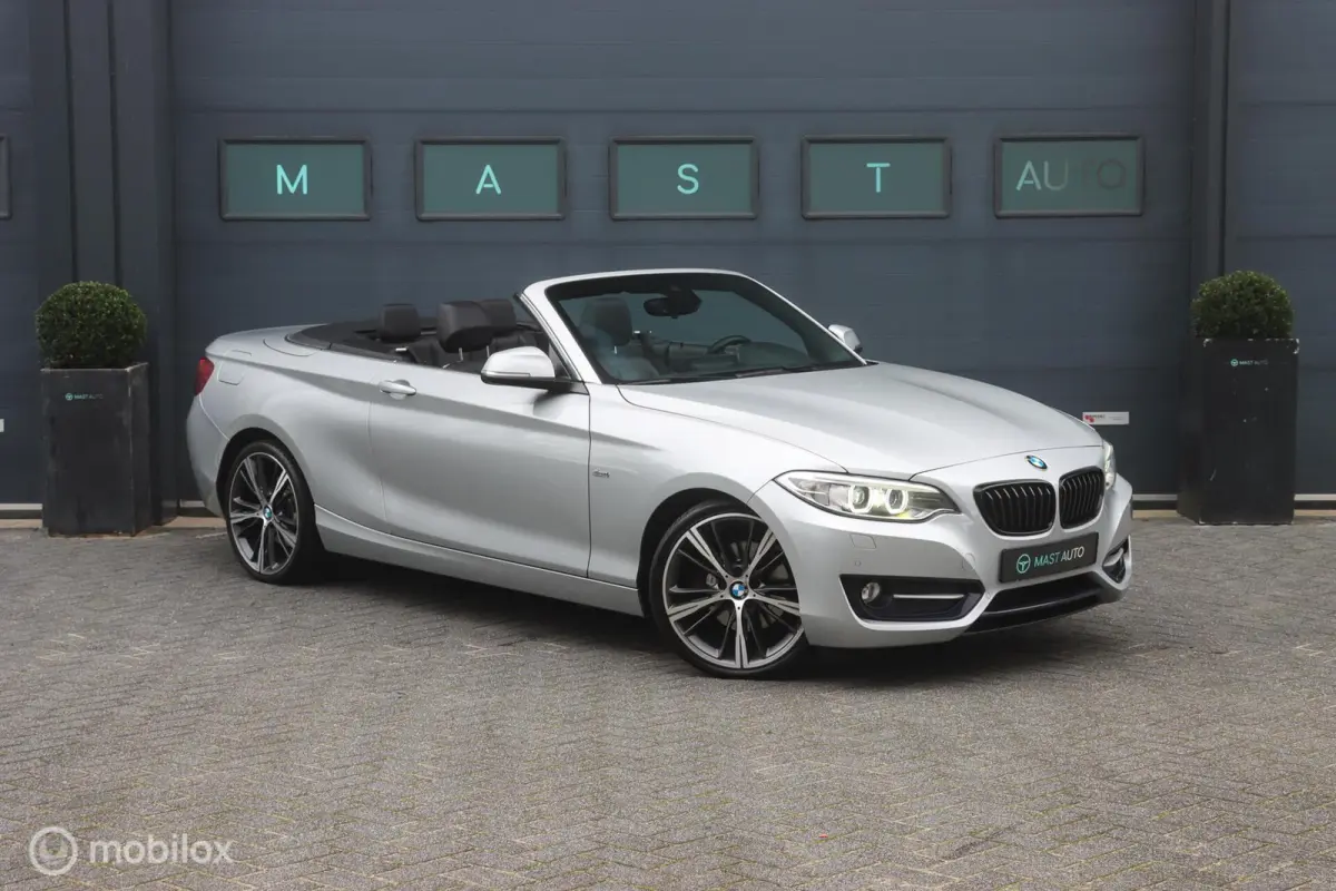 220i Sport|Bi-Xenon|LEDER|PDC|AUT|NAP