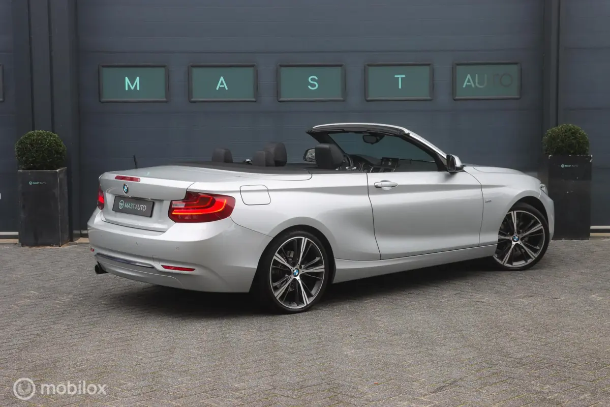 220i Sport|Bi-Xenon|LEDER|PDC|AUT|NAP
