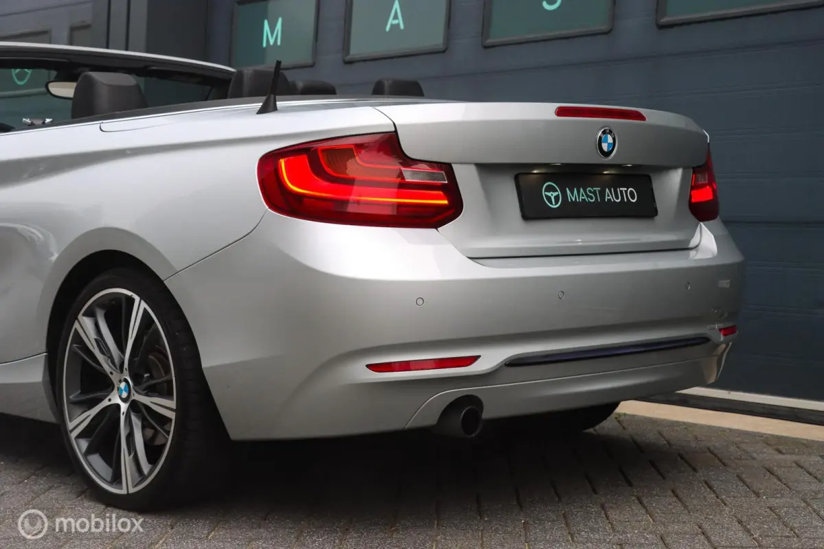 220i Sport|Bi-Xenon|LEDER|PDC|AUT|NAP