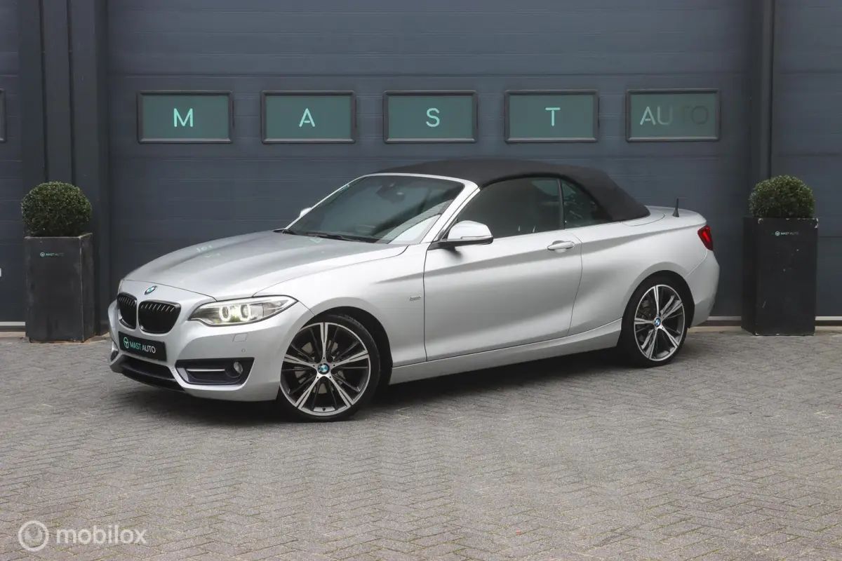 220i Sport|Bi-Xenon|LEDER|PDC|AUT|NAP