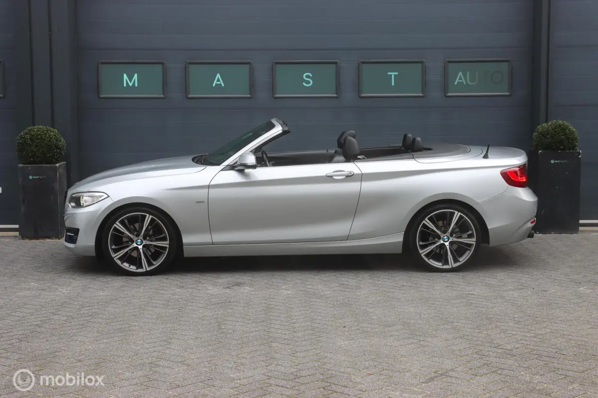 220i Sport|Bi-Xenon|LEDER|PDC|AUT|NAP