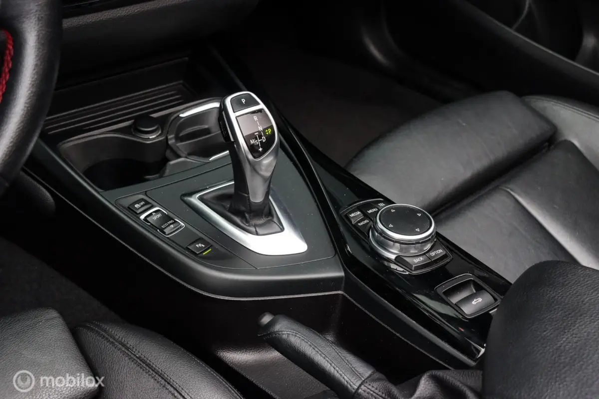 220i Sport|Bi-Xenon|LEDER|PDC|AUT|NAP