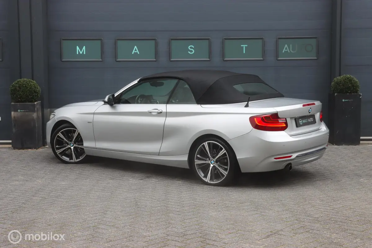 220i Sport|Bi-Xenon|LEDER|PDC|AUT|NAP