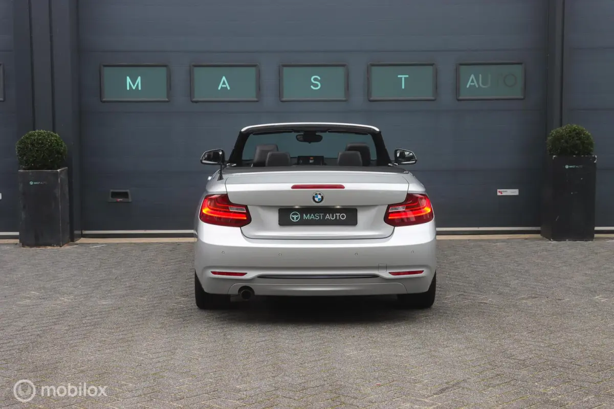 220i Sport|Bi-Xenon|LEDER|PDC|AUT|NAP