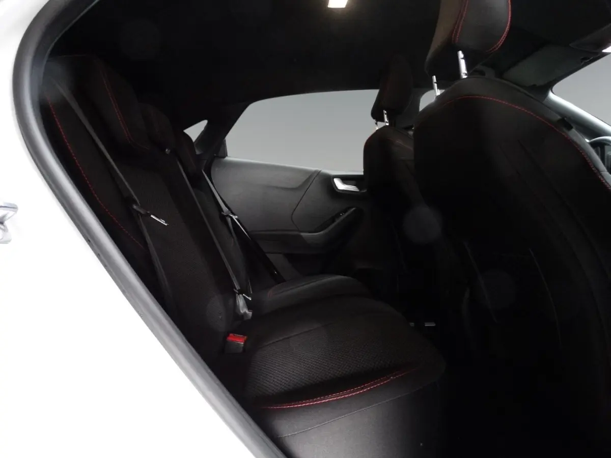 ST-Line 125PK Aut. | LED | Navi | Winter Pack