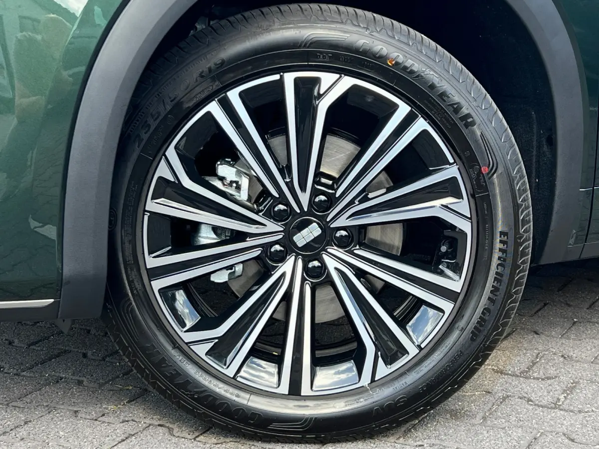 1.5 Max+ PHEV | Long Range | 8 jaar garantie | Geely Specialist | Pano