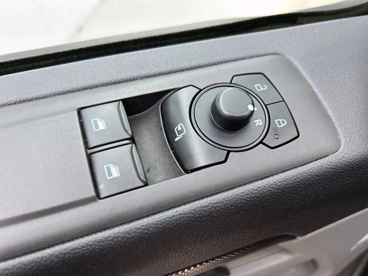 300 2.0 TDCI L2H1 Trend Nieuw Model Automaat Airco Navi Cruise