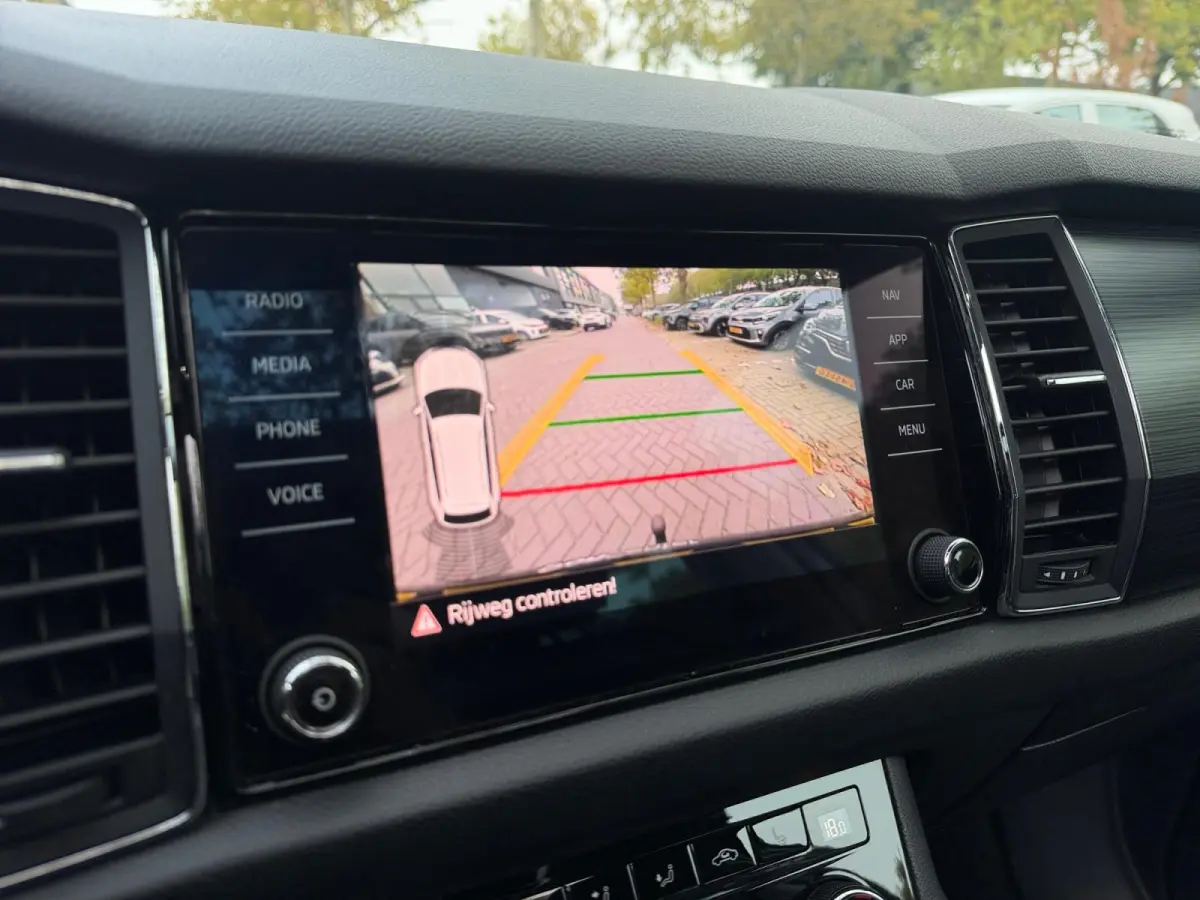 1.5 TSI Business Edition DEALER ONDERHOUDEN | PANORAMADAK | TREKHAAK | ELEKTRISCHE ACHTERKLEP | AUTOMAAT | 12 MAANDEN BOVAG GARANTIE
