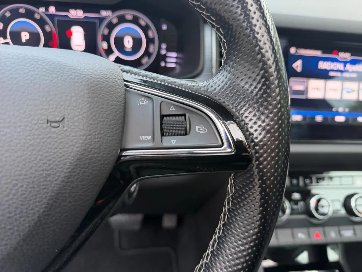 1.5 TSI Business Edition DEALER ONDERHOUDEN | PANORAMADAK | TREKHAAK | ELEKTRISCHE ACHTERKLEP | AUTOMAAT | 12 MAANDEN BOVAG GARANTIE