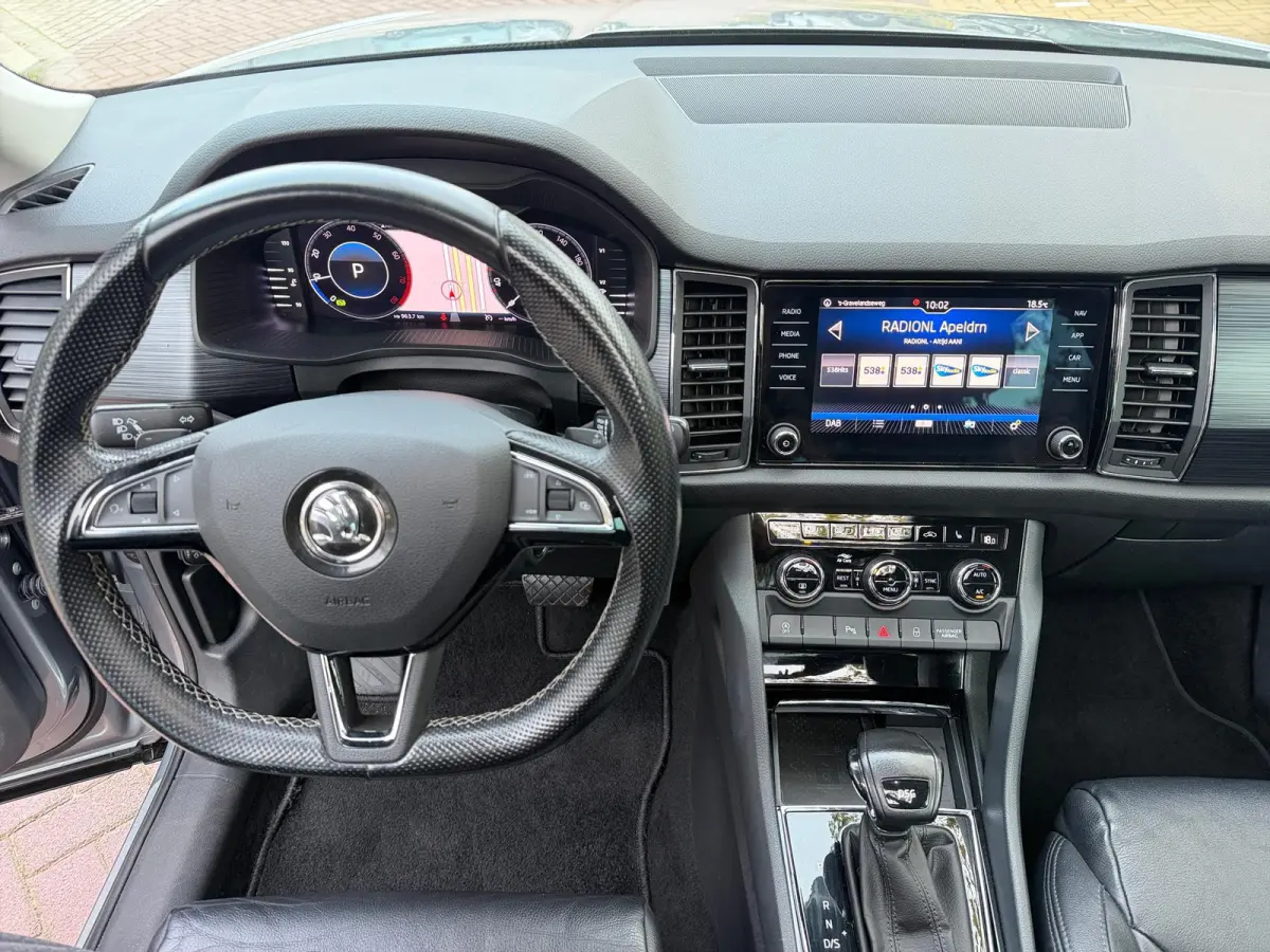 1.5 TSI Business Edition DEALER ONDERHOUDEN | PANORAMADAK | TREKHAAK | ELEKTRISCHE ACHTERKLEP | AUTOMAAT | 12 MAANDEN BOVAG GARANTIE