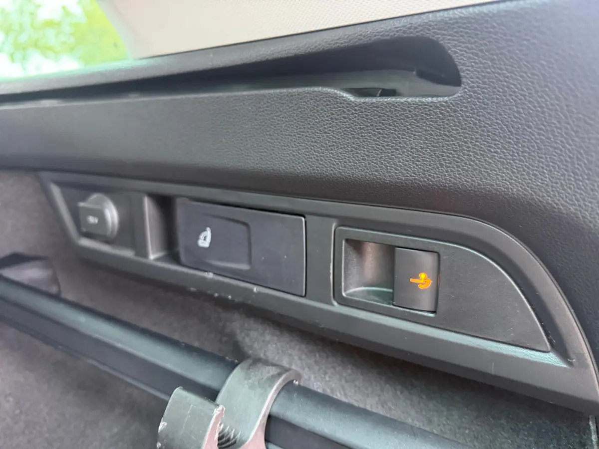 1.5 TSI Business Edition DEALER ONDERHOUDEN | PANORAMADAK | TREKHAAK | ELEKTRISCHE ACHTERKLEP | AUTOMAAT | 12 MAANDEN BOVAG GARANTIE